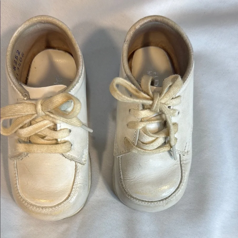 Vintage Stride Rite Baby Hard Bottom White Walking Shoes Baby Size 3 E